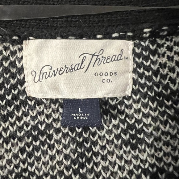 Cardigan  Universal Threads. Size Large. - Picture 4 of 4